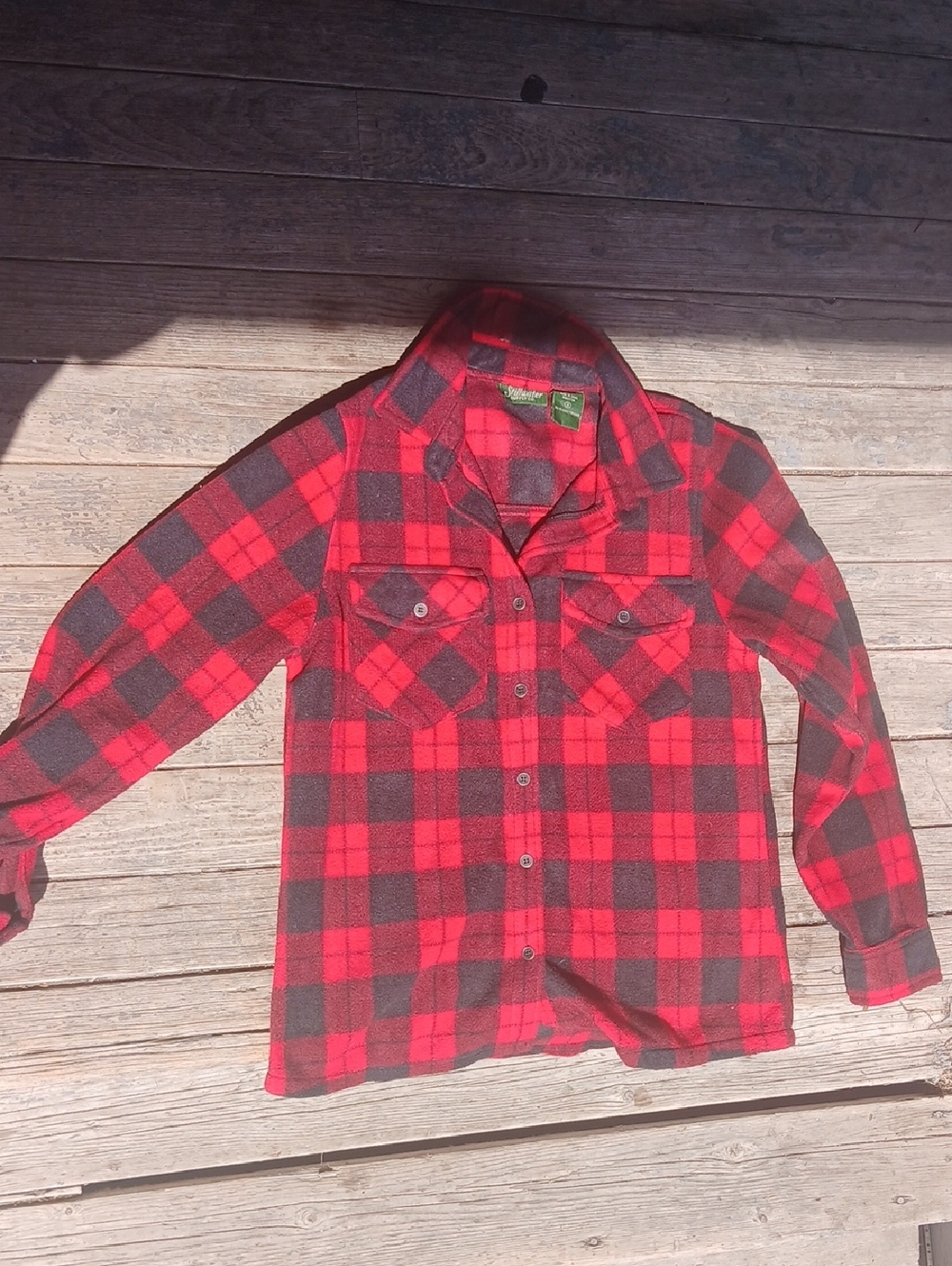 GUC Stillwater  Plaid Flannel  size small long sleeve red n black button shirt